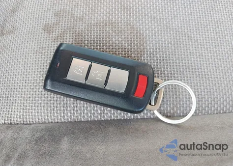 2010 Mitsubishi Outlander Se z USA, uszkodzony, nr VIN JA4AS3AW5AZ007228